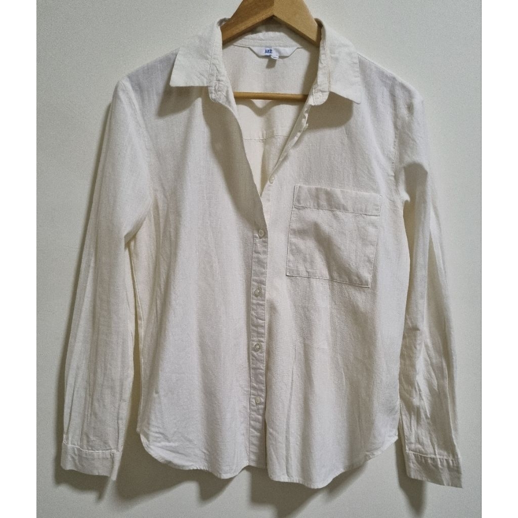 เอทูแซด มือ2 เสื้อเชิ้ตผู้หญิงสีครีม a.l.l.z สภาพดี มีตำหนิคอเหลืองตามรูปค่ะ