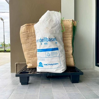 พาเลทพลาสติก พาเลทสีดำ รองรับน้ำหนักได้ 100 Kg.