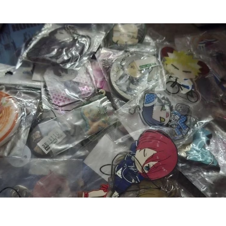 [24/10/68] พวงกุญแจรวมอนิเมะหลายเรื่อง มือ1 มือ2 anime