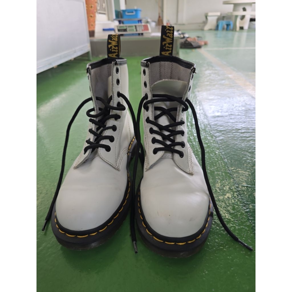 มือสอง Dr.Martens 1460 White Smooth Size 41