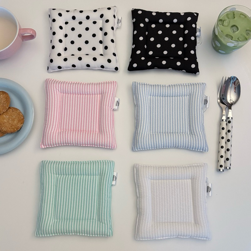 แผ่นรองแก้วหนานุ่ม / Hihibye pluffy coasters  size : 14x14 cm