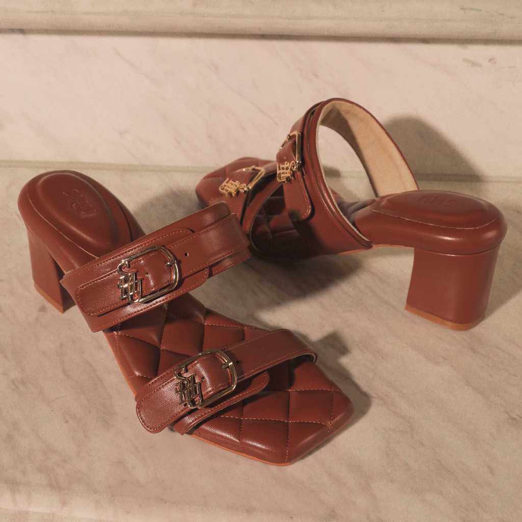 SHU PALETTE SOFT 2" SIGNET DUO-BELTS รองเท้าส้นสูง