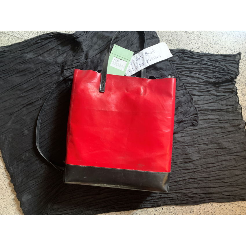 Freitag F262 Julien สีแดงดำ