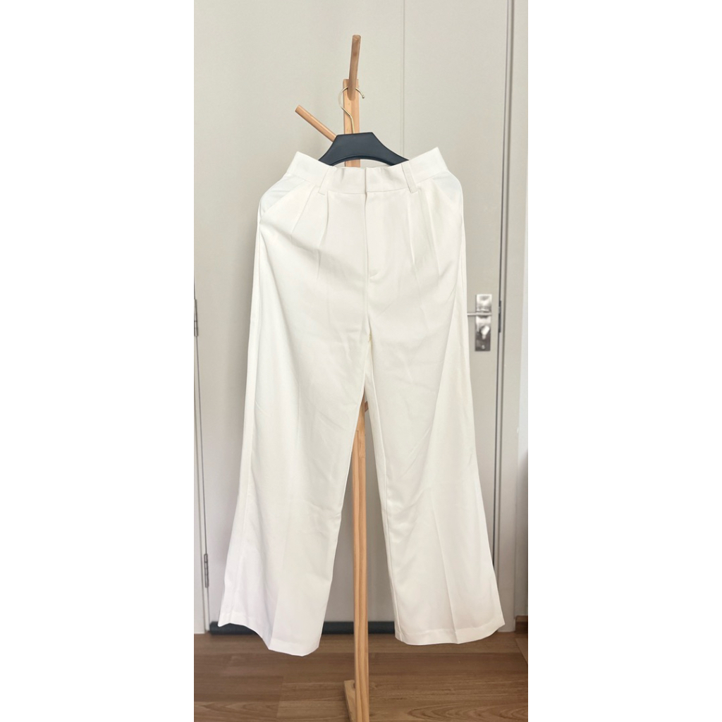 กางเกงขายาวสีขาว beming.bkk