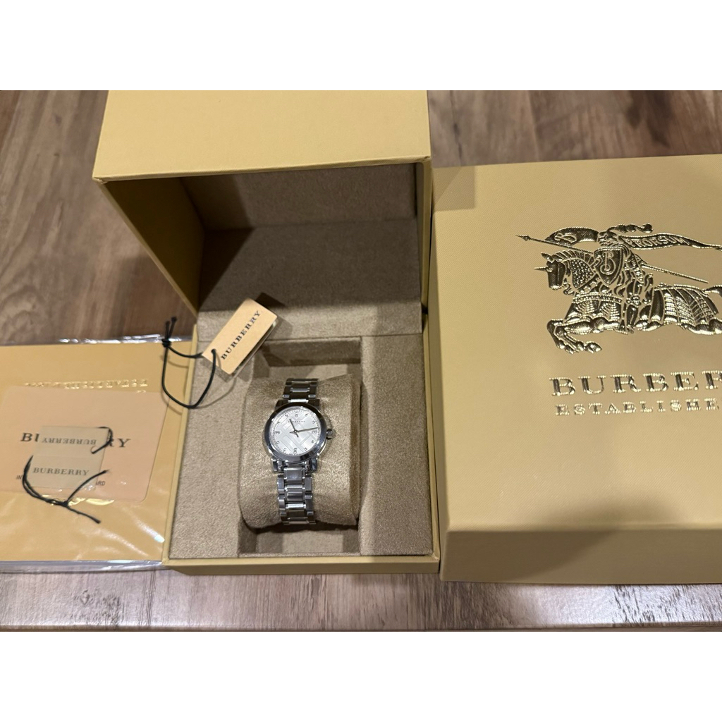 นาฬิกา Burberry มือสองสภาพของใหม่