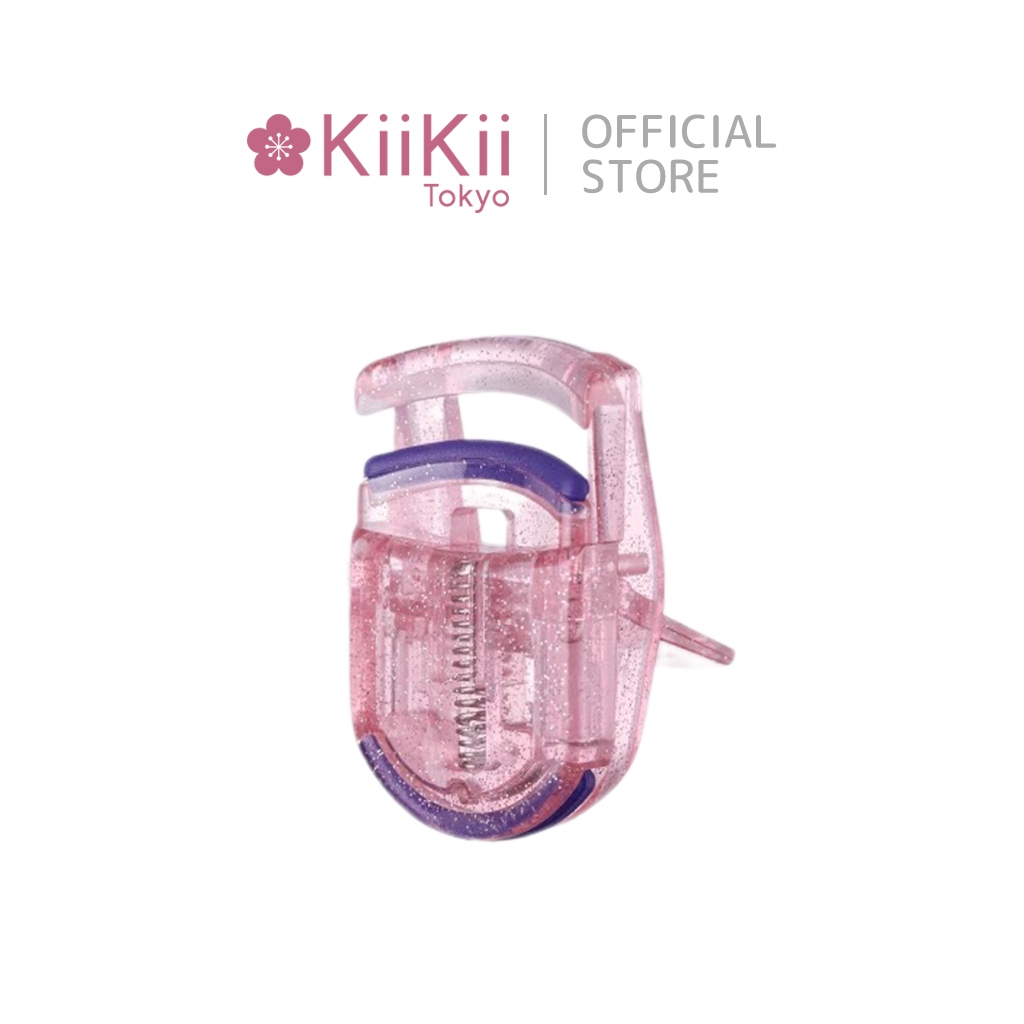 KiiKii ดัดขนตาแบบมืออาชีพด้วยที่ดัดขนตาแรงพอเหมาะ  ขนาดเล็กและพกพาสะดวก ให้ดวงตาสวยโดดเด่นในทุกโอกาส