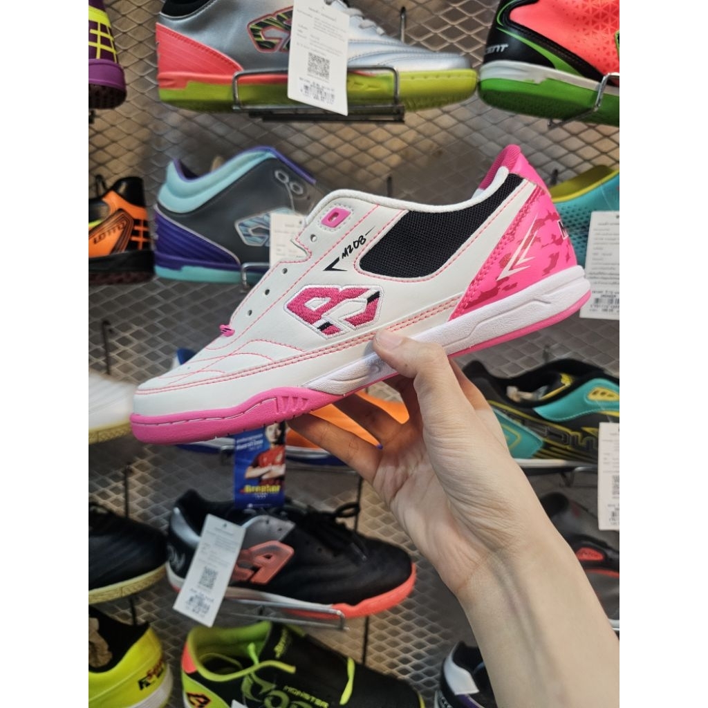 รองเท้าฟุตซอล​เบรคเกอร์ (BK208) Breaker รุ่น Mamba สีชมพู