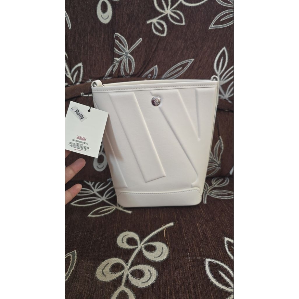 กระเป๋า Relly mini สีขาว