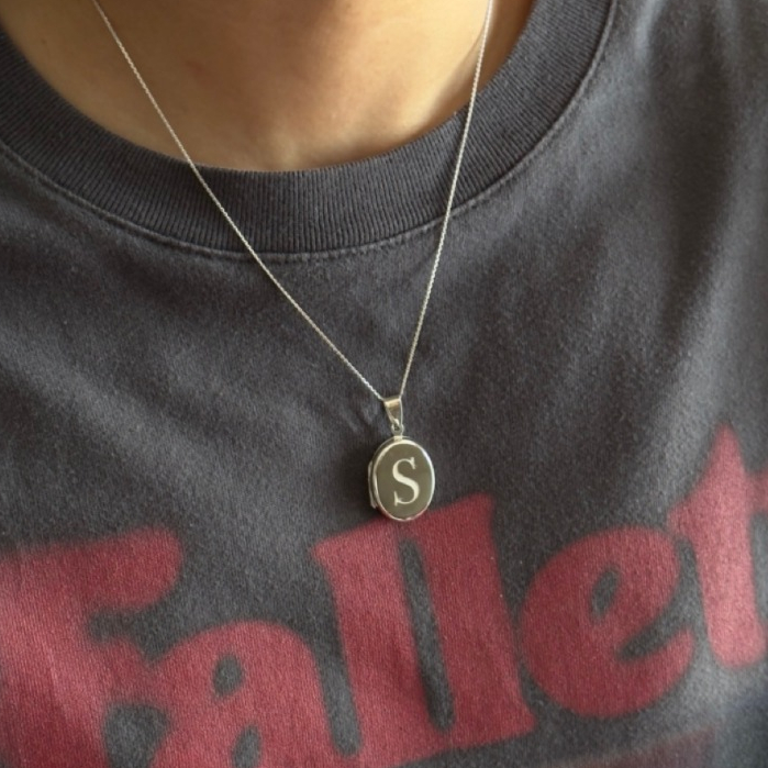 Marbella.bkk สร้อยคอ เงินแท้ จี้ล็อกเกต วงรี (สลัก/ใส่รูปได้) รุ่น Oval Locket II Necklace