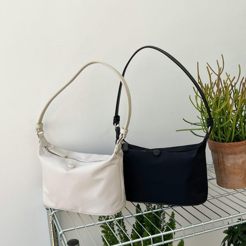 INS เกาหลีแฟชั่นกระเป๋าสะพายข้างเล็กแบบสายเดียว วัสดุไนล่อน น้ำหนักเบากระเป๋าถือ