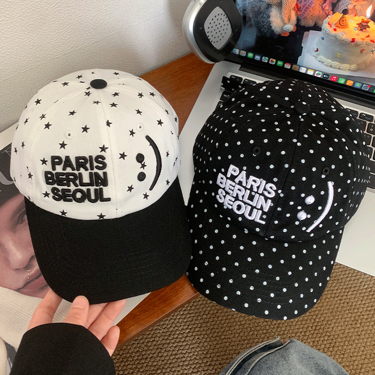พร้อมส่ง หมวกแก็ปParis berlin seoul ลายดาว ลายจุด น่ารัก มีสายปรับขนาด