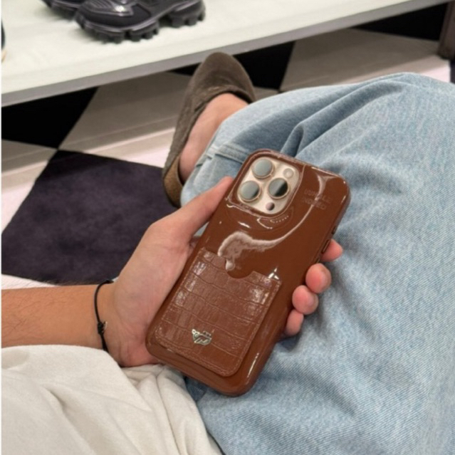 (เคส Loafy) เคสนุ่มนิ่ม Brown Chocolate Loafy Whale Indeed Case เคสนิ่มจับถนัดมือ วัสดุหนังเกรด Prem