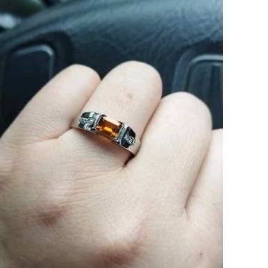 แหวนเงินแท ้925 พลอยบุษราคัม yellow sapphire น้ำหนัก 1.58กะรัต สวยไฟดีค่ะ