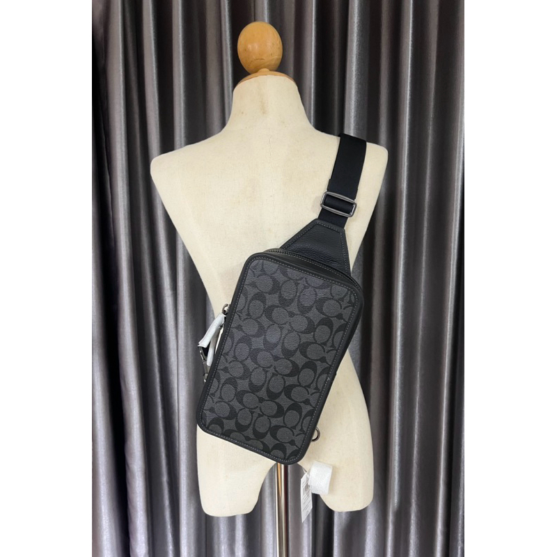 **พร้อมส่ง**  (NEW) สินค้าของแท้ 100% กระเป๋าคาดอก COACH C9867