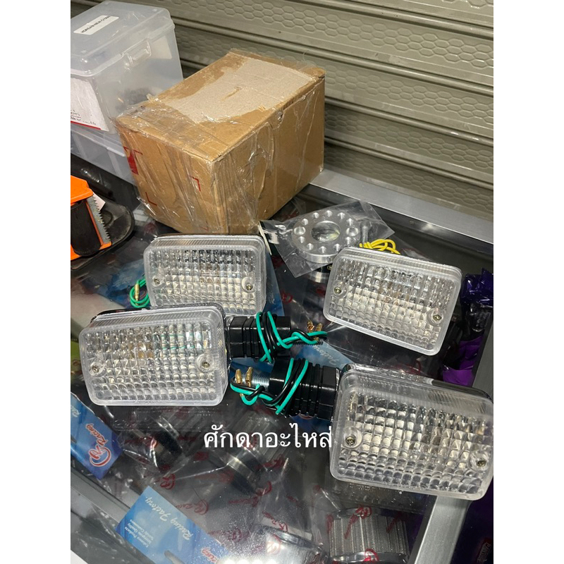 ไฟเลี้ยวC700,900สีใส
