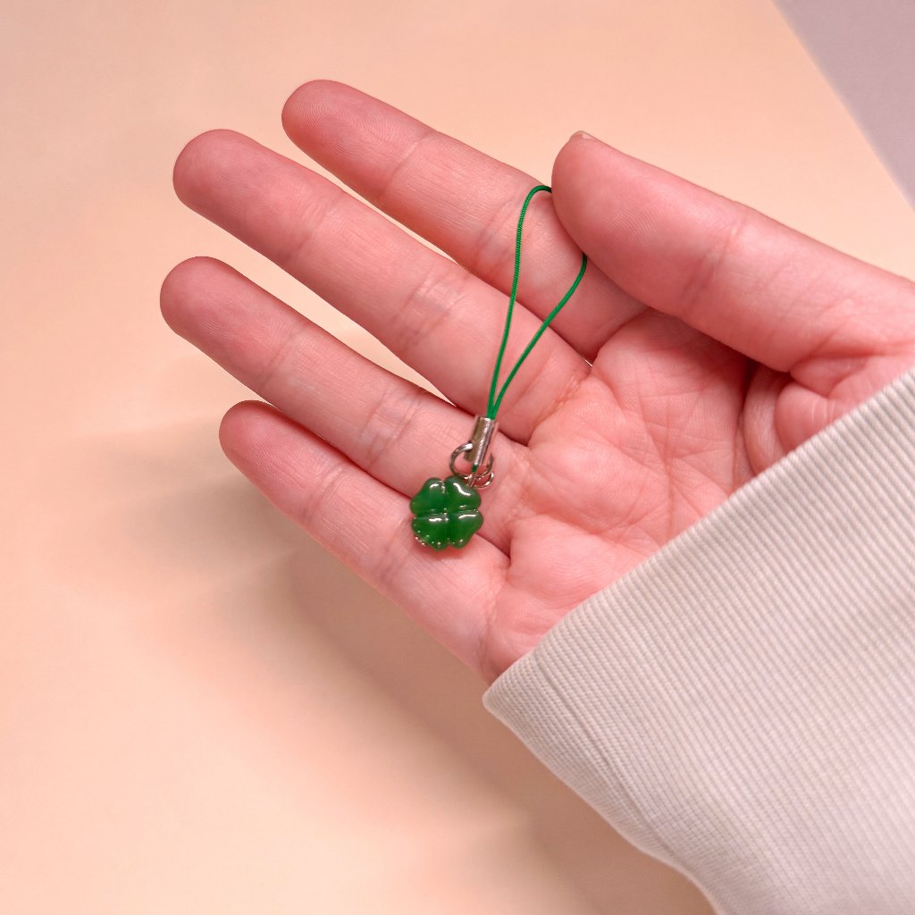 Clover leaf พวงกุญแจใบโคลเวอร์ สัญลักษณ์แห่งความโชคดี