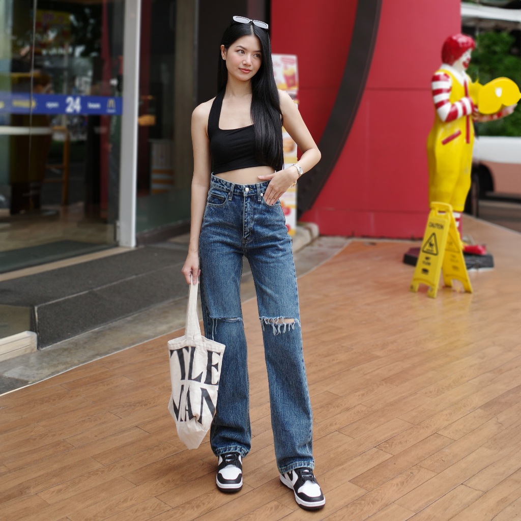 กางเกงยีนส์ขากระบอกขาดเข่า รุ่น cloudy Jeans