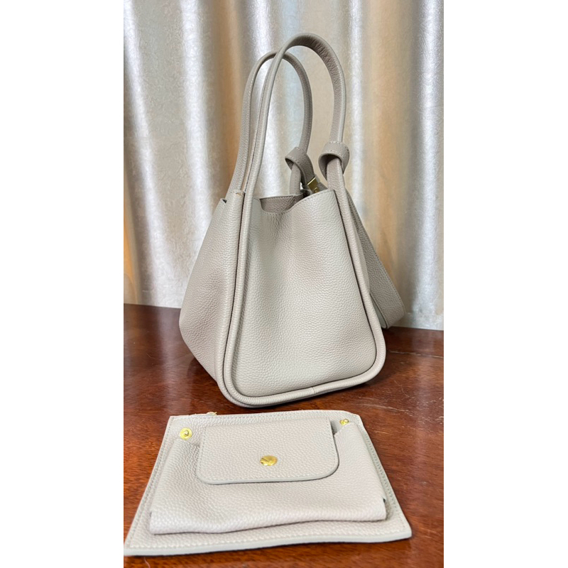 กระเป๋ามือสอง ยี่ห้อ December love