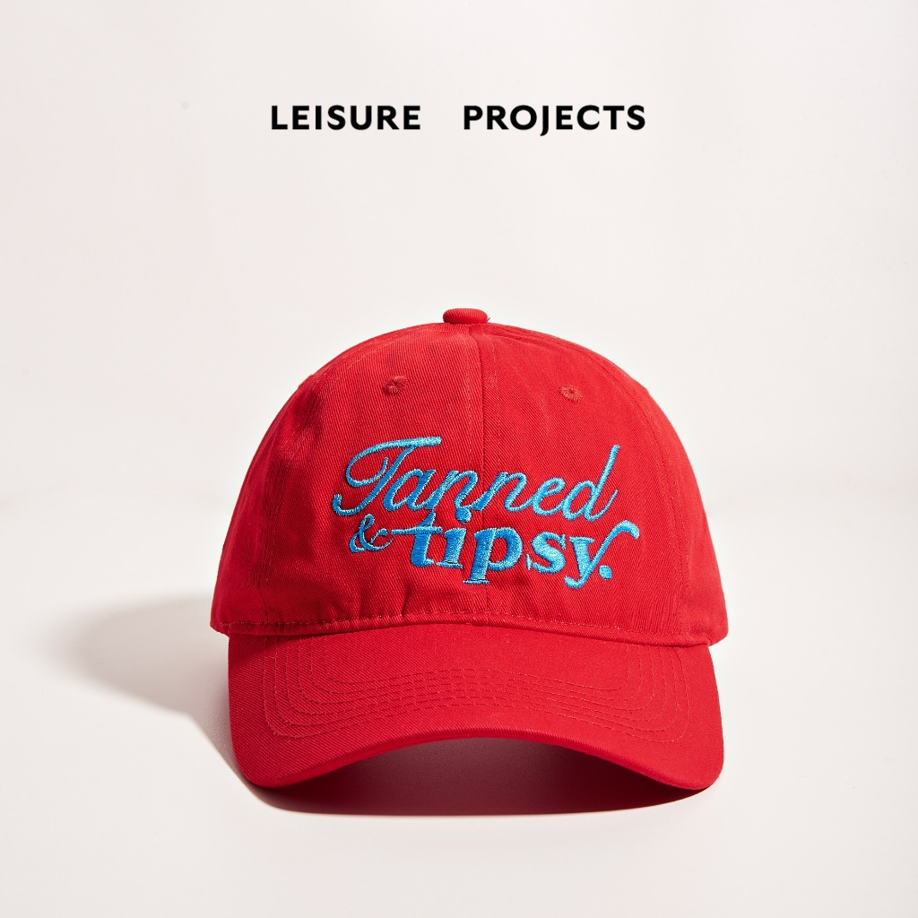 (Leisure Projects) tanned and tipsy cap หมวกทรงเบลบอลผ้า twill ฝอกสี ปักลาย graphic ที่หน้าหมวก free size มีที่ปรับขนาด
