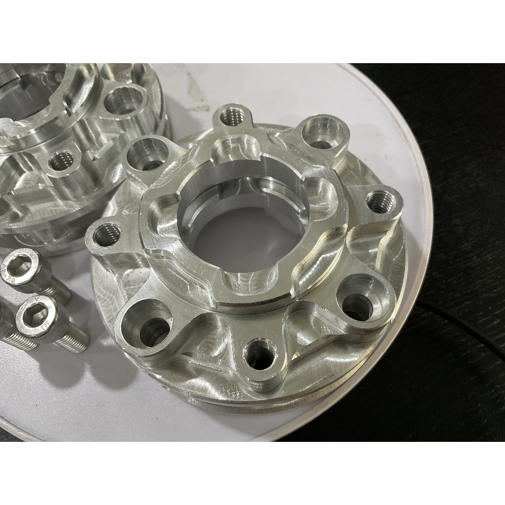 สเปเซอ รองดิสเบรค 4 ออก 4(พร้อมน๊อตเลส 4 ตัว)  สำหรับ HONDA W125บังลม W125S W125R ราคา ถูกที่สุด ดีลบีเคเค แกลเลอรีภาพที่ 5