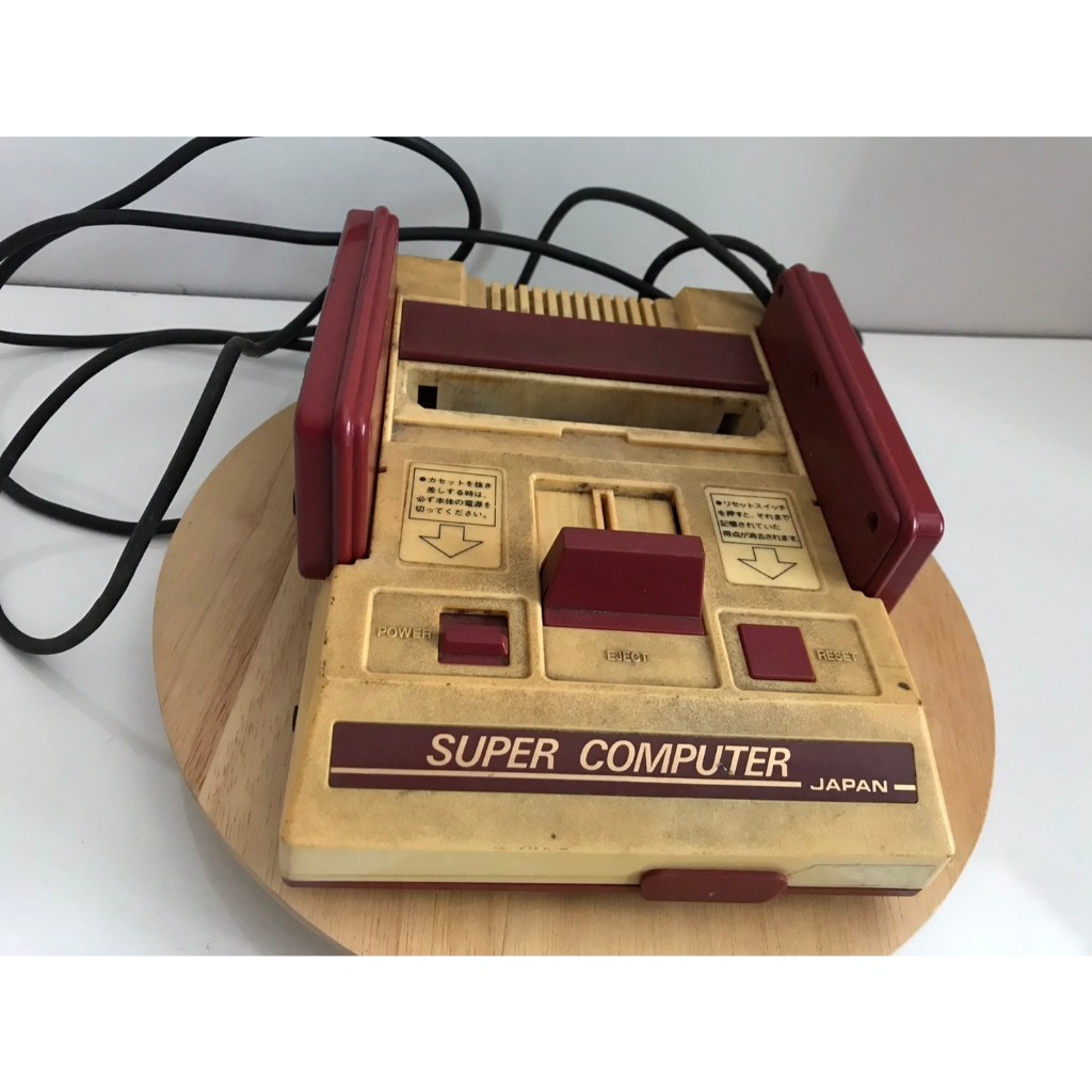 เครื่อง Famicom (Family Computer) มือสอง