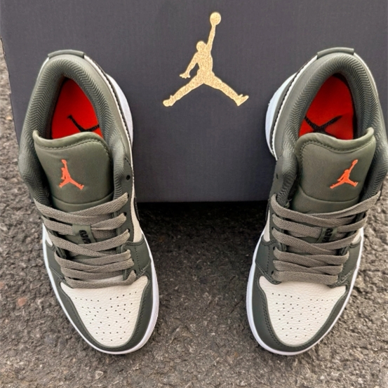 Jordan Air Jordan 1 Low Bean Paste Green