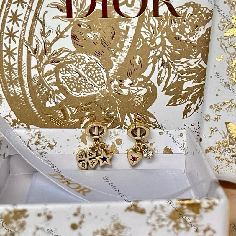 (D32)ต่างหู D:I:0:R คอล LUCKY CHARM 2024 งานHIEND ปั้มชื่อแบรนด์