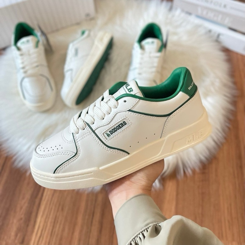 พร้อมส่ง [ใช้โค้ด30%ลด฿1,000]ของแท้💯‼️ MLB Hofer LA Dodgers รองเท้าสีขาวครีม-เขียว