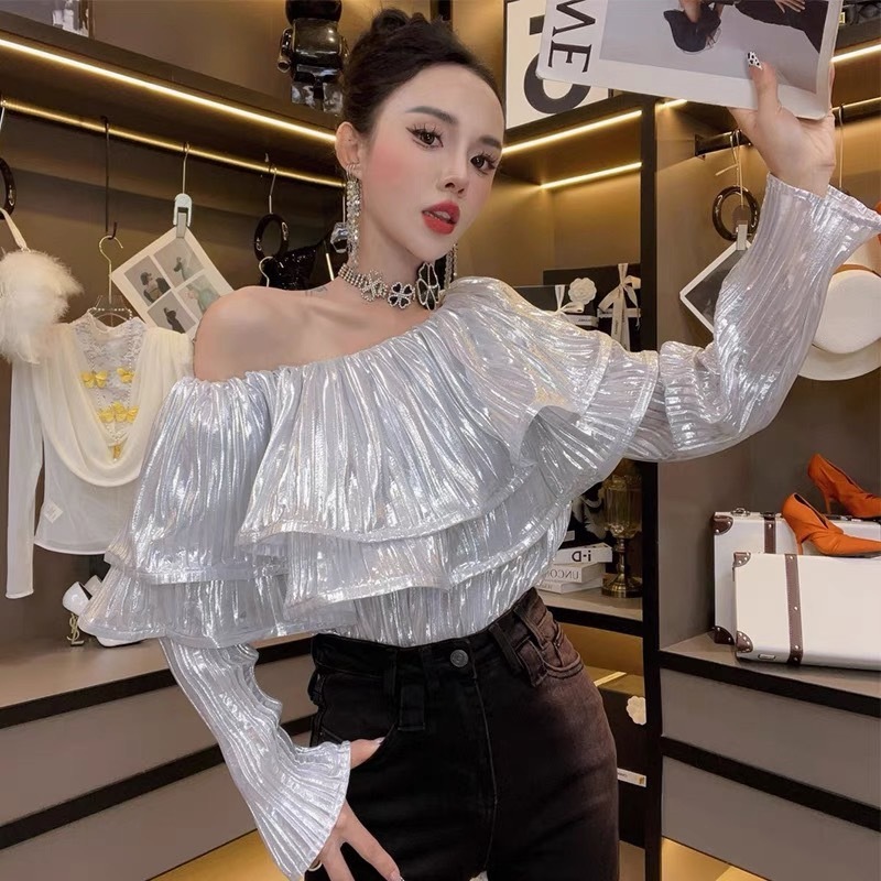 พร้อมส่ง เสื้อเเขนยาวอัดพลีทไหล่เย็บระบายไฮโซหรูหรา