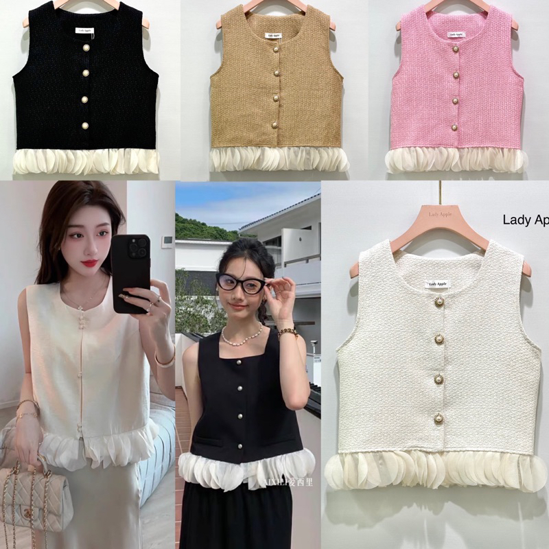 พร้อมส่ง เสื้อทวีตแขนกุดใช้กระดุมมุกขอบทองหยักๆแต่งชายเสื้อด้วยแถบวงกลมสีขาวมาต่อๆกัน