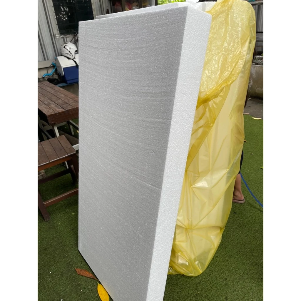 โฟมหนา 3 นิ้ว หนาแน่น 0.65 ปอนด์ โฟมแผ่นสีขาวล้วน 60 x 120 cm (ราคา 2 แผ่น 300 บ. และ 3 แผ่น 450 บ.)
