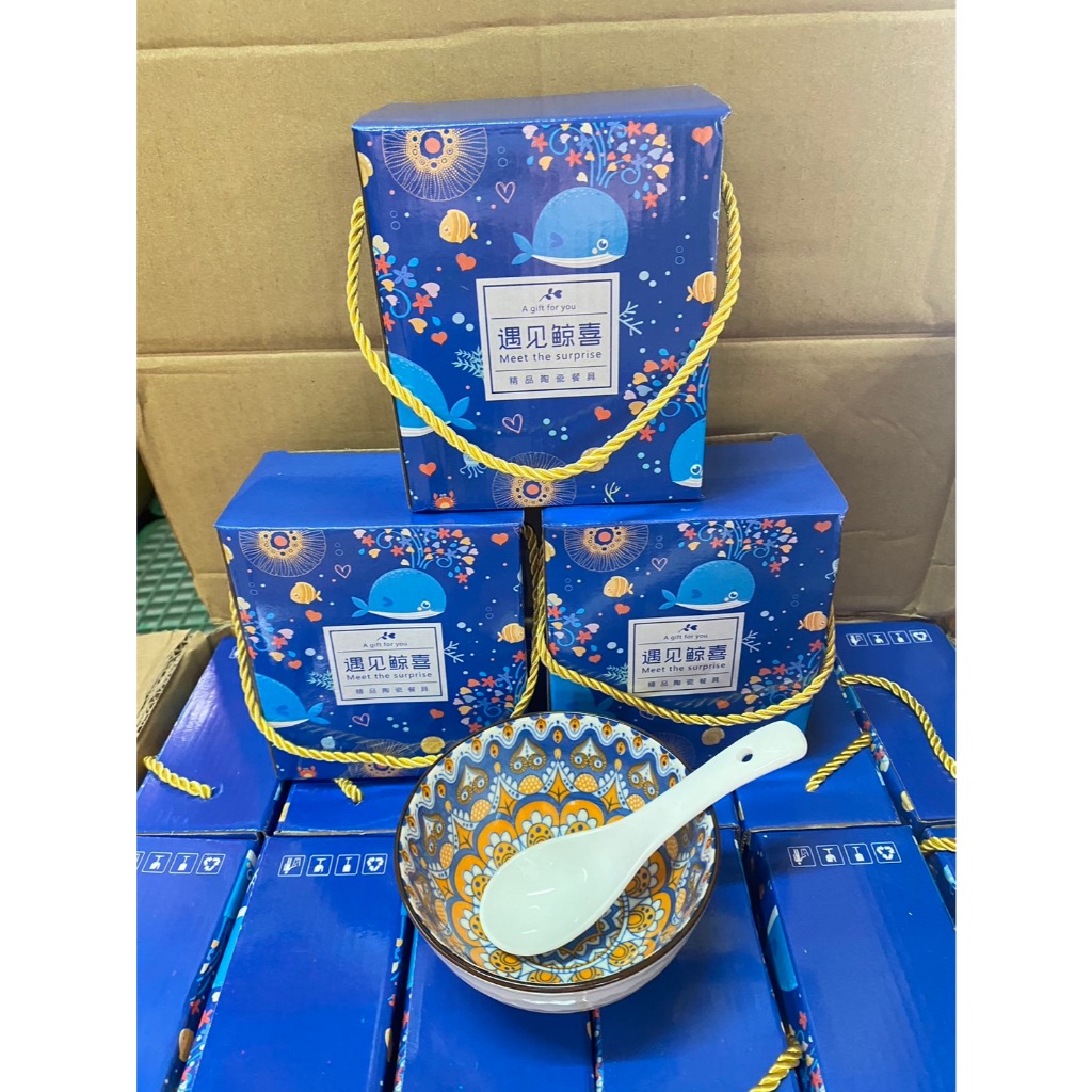 ของชำร่วยพร้อมส่ง ถ้วยช้อนคละลาย พร้อมกล่องลายสำเร้จ 100 ชิ้น