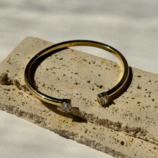 Trophies.co - Gem Bangle 𝑻𝒓𝒐𝒑𝒉𝒊𝒆𝒔.𝒄𝒐 𝒔𝒊𝒈𝒏𝒂𝒕𝒖𝒓𝒆 กำไลข้อมือเพชร