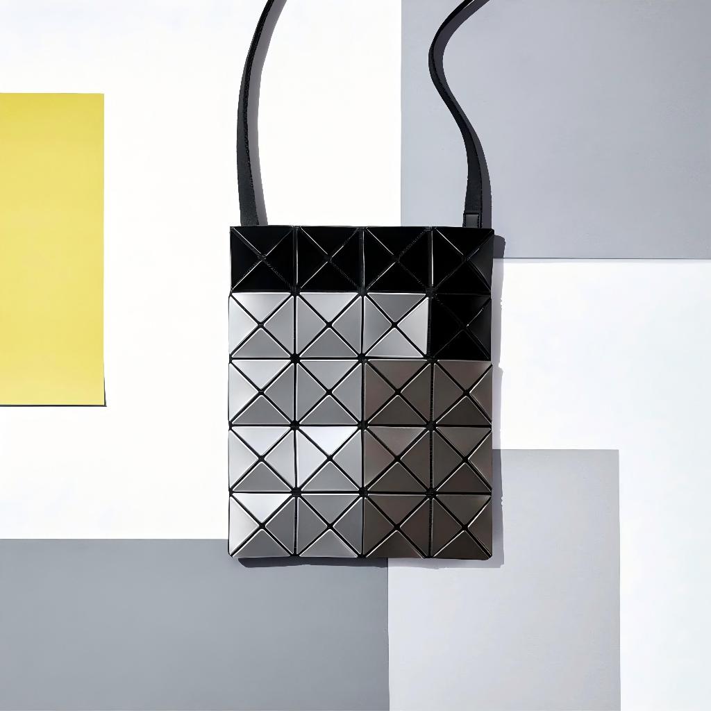 [Japan]2024 ฤดูกาลใหม่ BAOBAO Issey Miyake ซีรีส์ 6x6 ของแท้ 100% กระเป๋าสะพายเดี่ยว