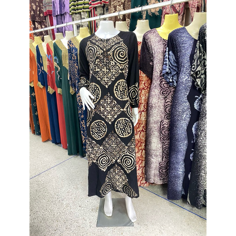 ชุดแฟชั่นอินโดนีเซีย เเขนยาว ใส่สบาย ผ้าไม่ร้อน คนอ้วนผอมใส่ได้หมด โทนสีดำ (คละสีคละลาย)