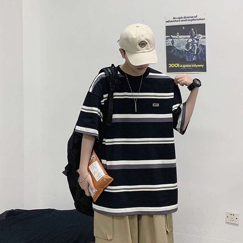 Walkon  มาใหม่🍀เสื้อยืดคอกลม เสื้อยืดโอเว่อร์ไซส์ ลายทาง สีพื้น ผ้านิ่มใส่สบายไม่อึดอัด มีให้เลือก4สี ใส่เที่ยวหรือใส่อย