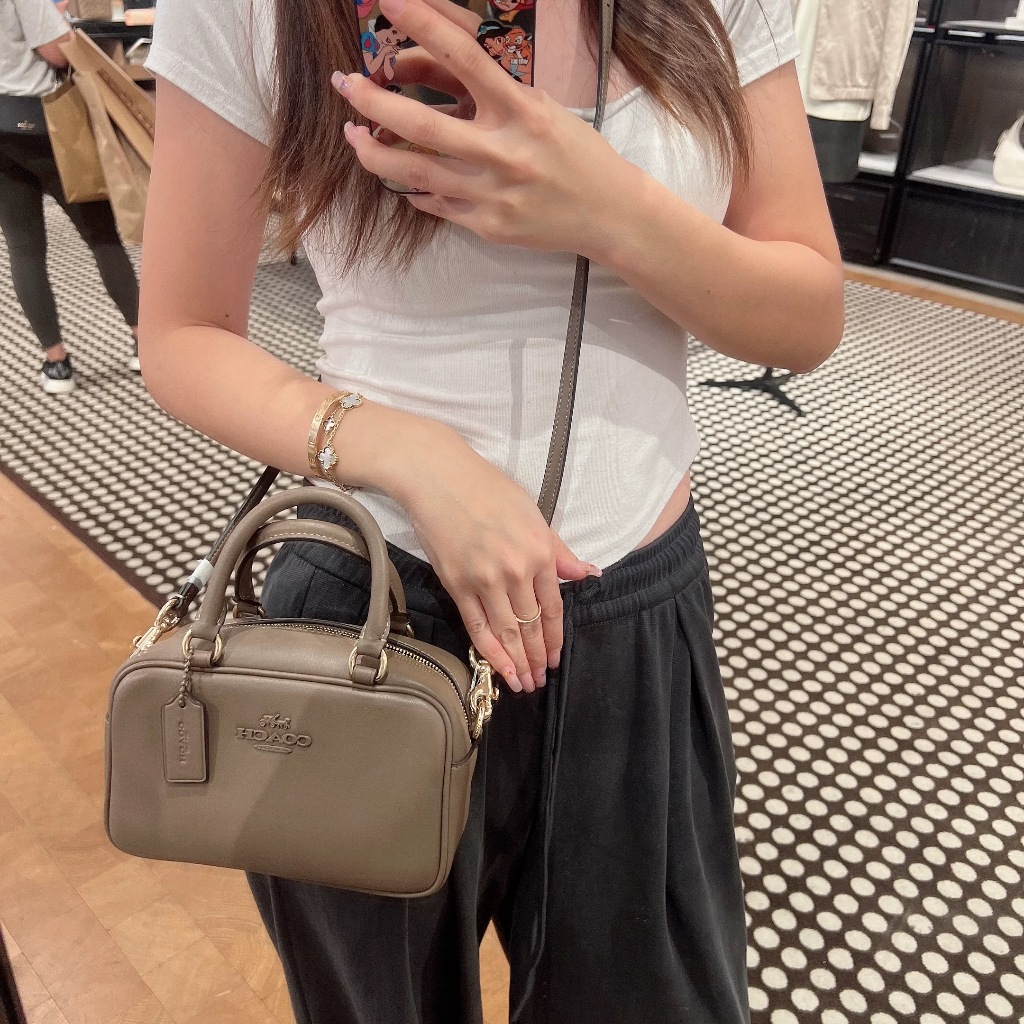 ของแท้ 100% OUTLET Satchel กระเป๋าถือ กระเป๋ากล้องคุณผู้หญิง กระเป๋าสะพาย CT776