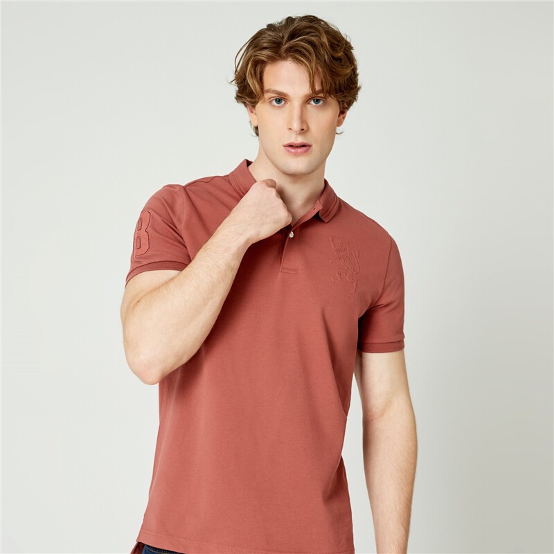 GIORDANO เสื้อโปโลผู้ชาย ปักสิงโต Men's 3D Lion Polo 01012222.
