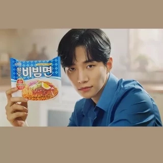 มาม่าเกาหลีสำเร็จรูปแบบแห้งรสเปรี้ยวหวาน บะหมี่เกาหลี บิบิมมยอน paldo bibimmyun ramen 130g 팔도 비빔면