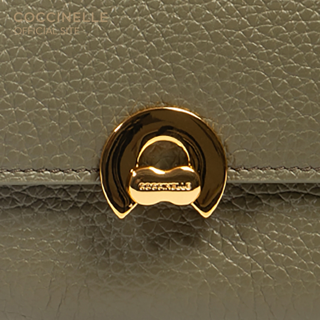 COCCINELLE กระเป๋าสตางค์ผู้หญิง รุ่น BINXIE 11F021 สี LAUREL GREEN