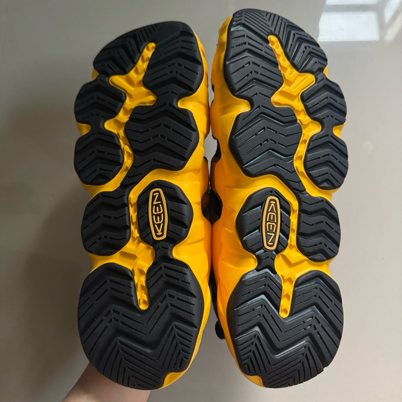 KEEN-M HYPERPORT H2 SANDAL(YELLOW/BLACK) รองเท้าของแท้มือ1ไม่มีกล่อง
