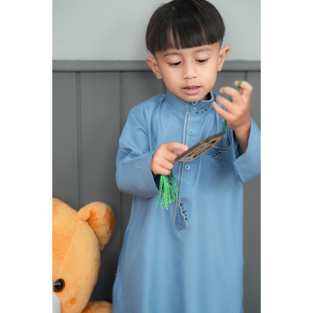 ชุดโต๊ปเด็กแขนยาว ปักลายสุดเท่ ใส่ละหมาดออกงานอิสลามหรือใส่เรียน (ไซส์ 8-14 ขวบ) by12 วาริสมุสลิม