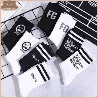 [พร้อมส่ง] ถุงเท้าข้อกลางอีโมขาวดำ มี 5 แบบ สไตล์ญี่ปุ่น ผ้าฝ้ายยืดหยุ่นใส่สบายได้หลายลุค : MiniMilwʕ•ᴥ•ʔ