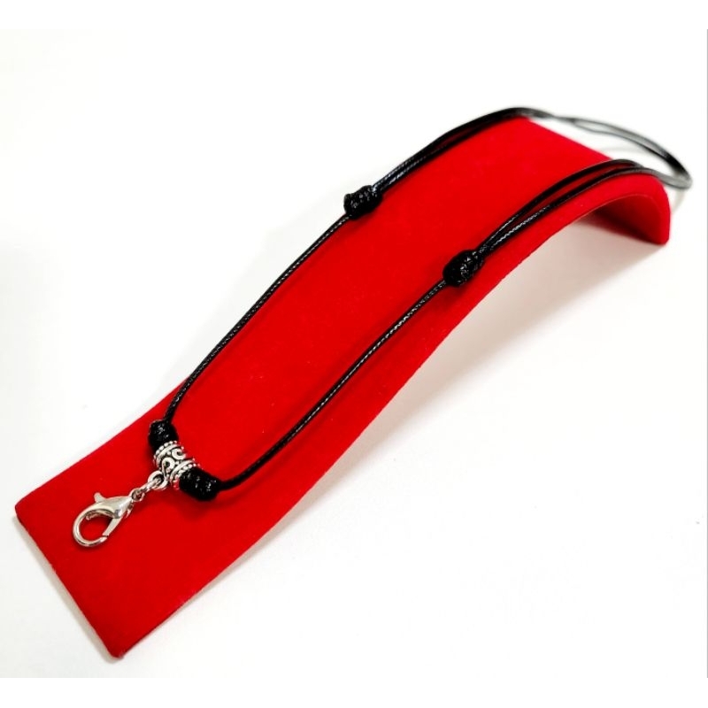 สร้อยเชือกเคลือบเงา  ผูกปมแต่งลูกปัด+ก้ามปู เป็นเชือกคอตตอนเคลือบเงา นิ่ม  ปรับสั้น-ยาวได้