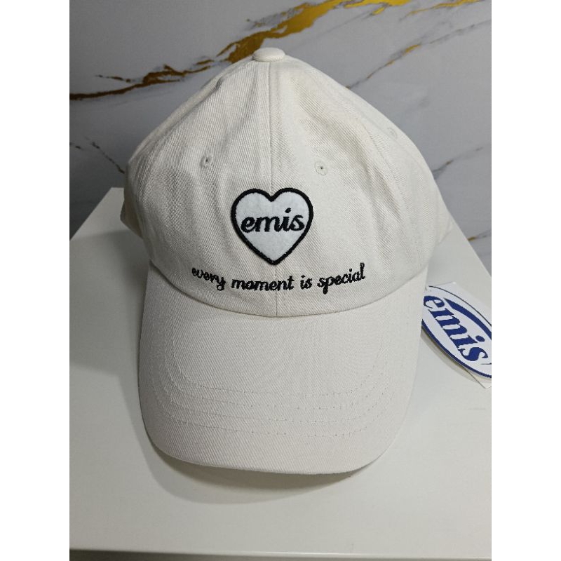 หมวก emis s รุ่นใหม่รูปหัวใจ สินค้าของแท้ 100% จาก shop ของพร้อมส่ง