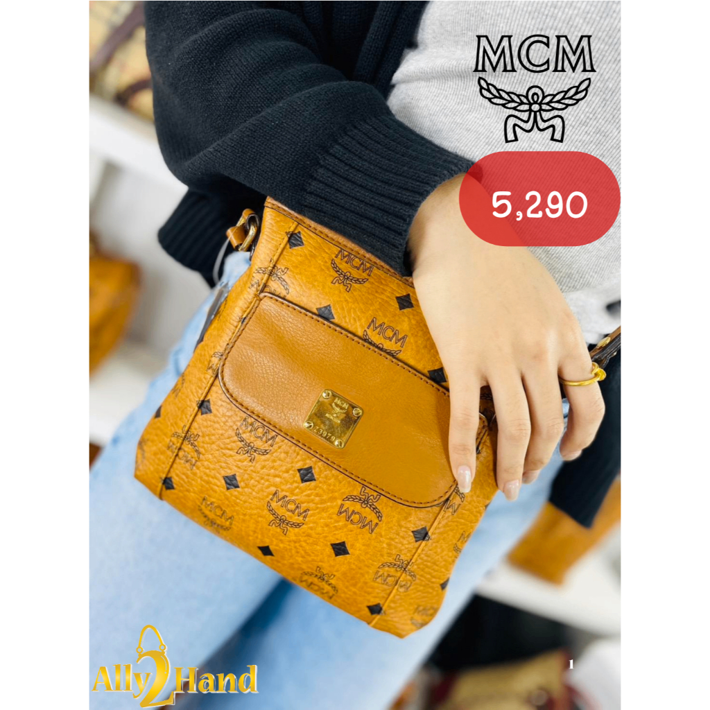 กระเป๋าแบรนด์ MCM ทรงถังสีดำดำ ฐานกว้าง9.5 นิ้ว สูง 8.5 นิ้ว " ✨ราคา 5290 บาท✨ ---------------------