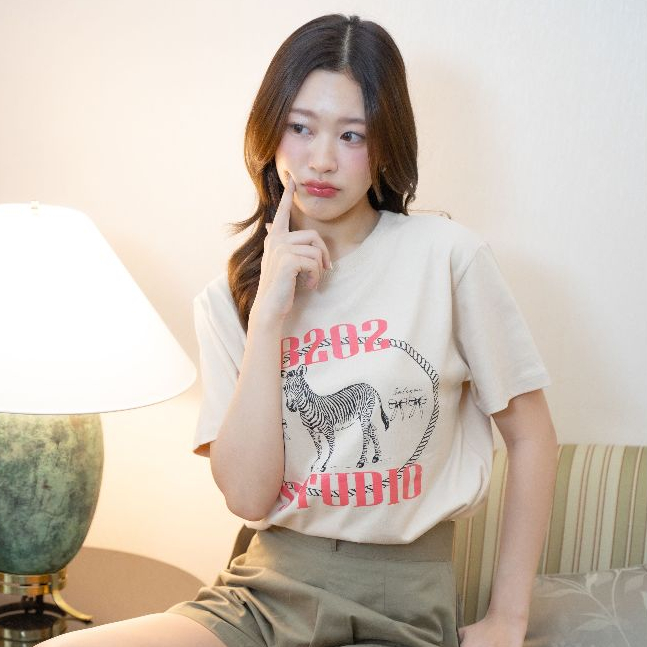 8202studio zebra archive t-shirt oatmeal / black