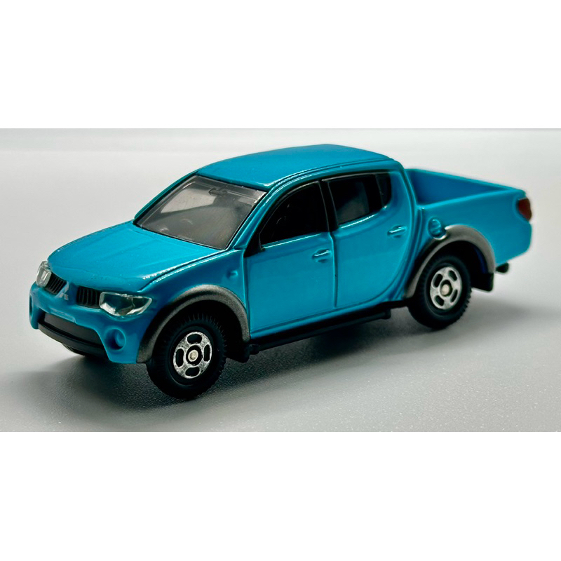 TOMICA โมเดลรถเหล็ก MITSUBISHI TRITON นอกแพ็ค 1:64