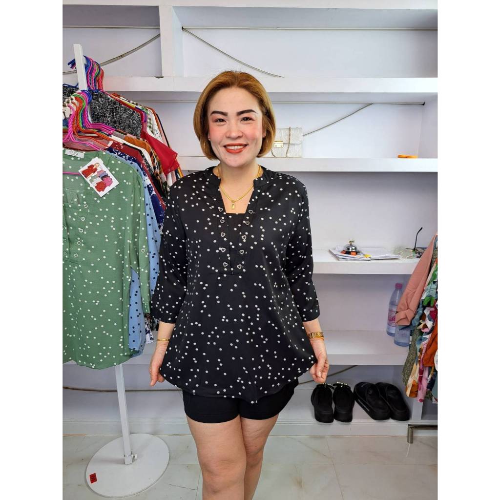10037//เสื้อคอจีนลายจุด ผ้าไหมเกาหลี ฟรีไซด์40-46นิ้ว ยาว29-30นิ้ว หน้าผ้า46นิ้ว ราคา229บาท