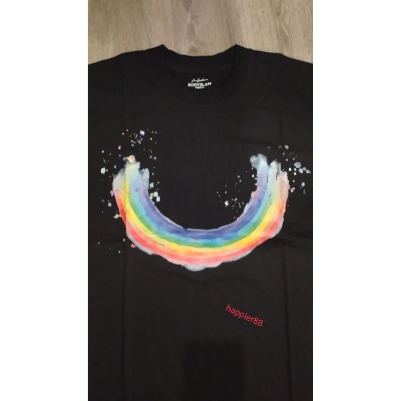 ระวังเสื้อปลอม เสื้อยืด bodyslam รุ่น THE SUNNY SIDE UP ลิขสิทธิ์แท้มีตรา bodyslam merch ที่คอเสื้อ